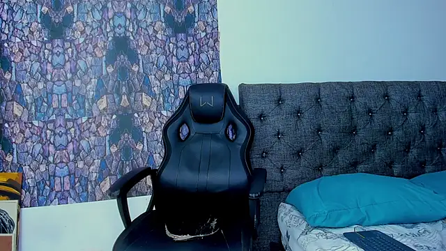 dominic smith  online show from 02.16.25