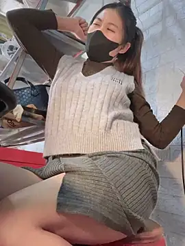 Snapshot of Tina_995 chatting on 12.24.24 Tina 995 online show from 12.24.24