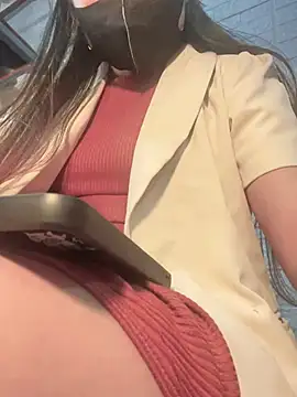 Snapshot of Tina_995 chatting on 12.26.24 Tina 995 online show from 12.26.24