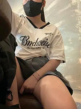 Snapshot of Tina_995 chatting on 10.27.25 Tina 995 online show from 10.27.25