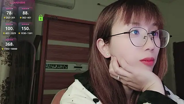 Snapshot of Lili_666 chatting on 02.13.25 Lili 666 online show from 02.13.25