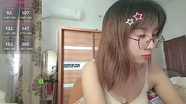 Snapshot of Lili_666 chatting on 10.11.25 Lili 666 online show from 10.11.25