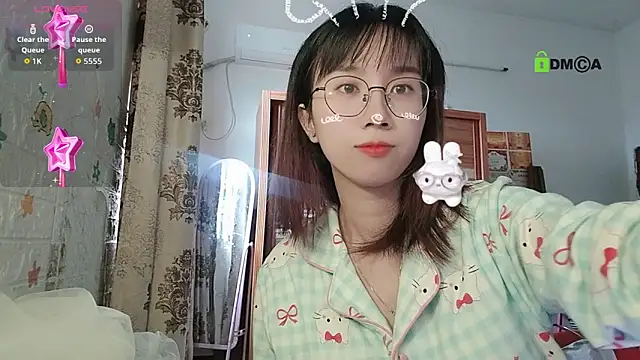 Snapshot of Lili_666 chatting on 10.31.25 Lili 666 online show from 10.31.25