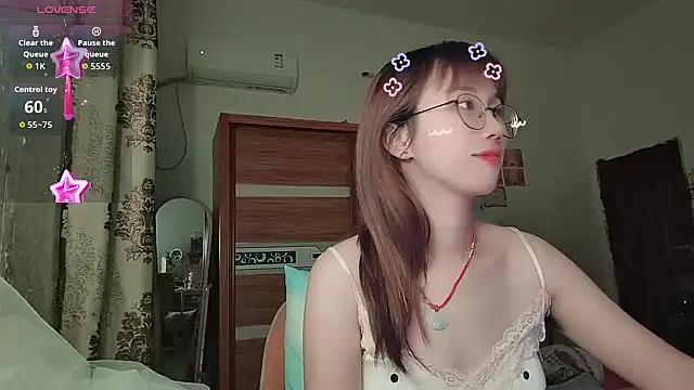 Snapshot of Lili_666 chatting on 06.21.26 Lili 666 online show from 06.21.26