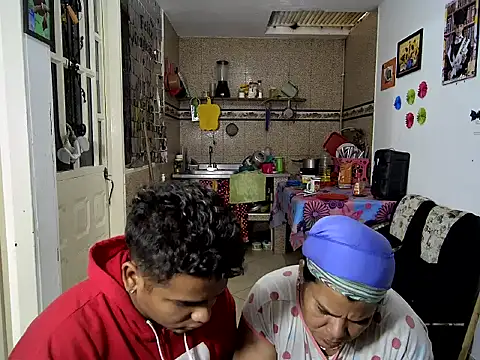 Snapshot of Boycuriousxxx chatting on 02.28.25 Boycuriousxxx online show from 02.28.25