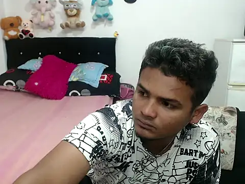 Snapshot of Boycuriousxxx chatting on 03.02.25 Boycuriousxxx online show from 03.02.25