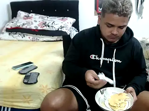 Snapshot of Boycuriousxxx chatting on 09.16.25 Boycuriousxxx online show from 09.16.25