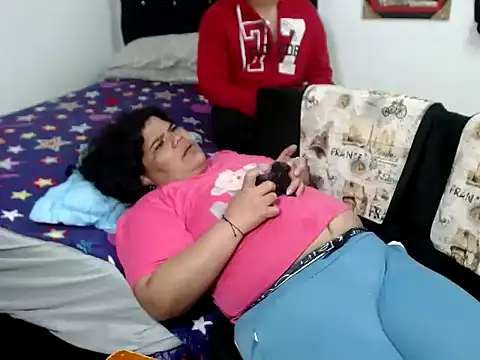 Snapshot of Boycuriousxxx chatting on 10.13.25 Boycuriousxxx online show from 10.13.25