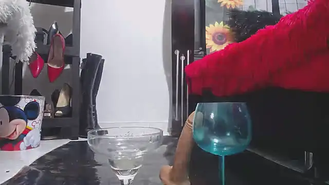 marilyn jon3s online show from 02.11.26