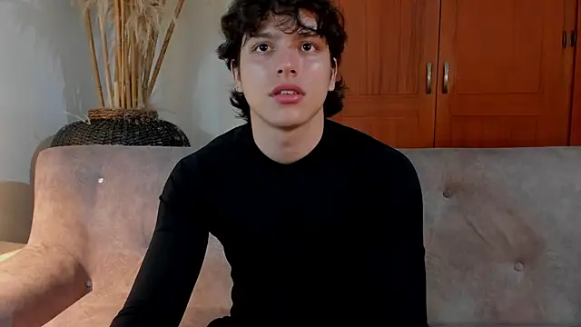 Snapshot of bravoboreal chatting on 10.16.25 bravoboreal online show from 10.16.25