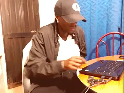 phillip-hot online show from 01.18.25