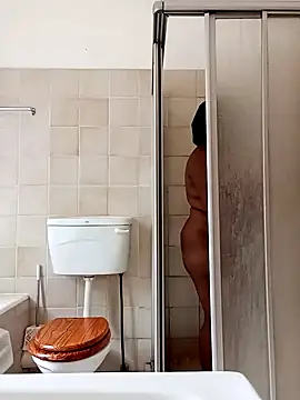 Snapshot of Sexymamibo chatting on 12.19.24 Sexymamibo online show from 12.19.24