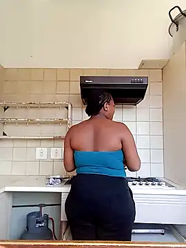 Snapshot of Sexymamibo chatting on 03.07.25 Sexymamibo online show from 03.07.25