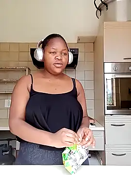 Snapshot of Sexymamibo chatting on 03.13.25 Sexymamibo online show from 03.13.25