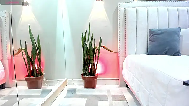 Miranda doll  online show from 03.10.25