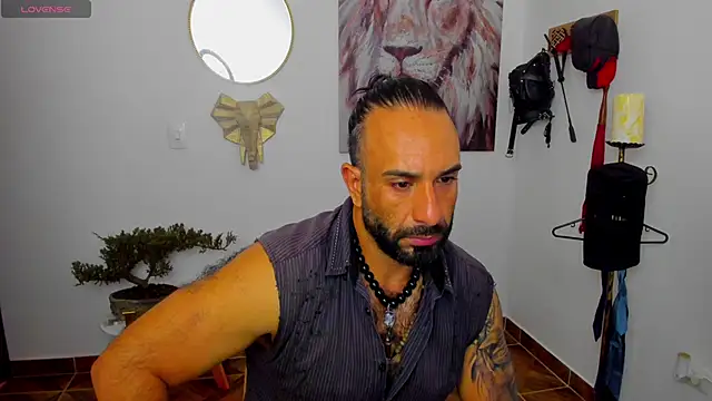 Snapshot of mr_maik chatting on 01.15.25 mr maik online show from 01.15.25