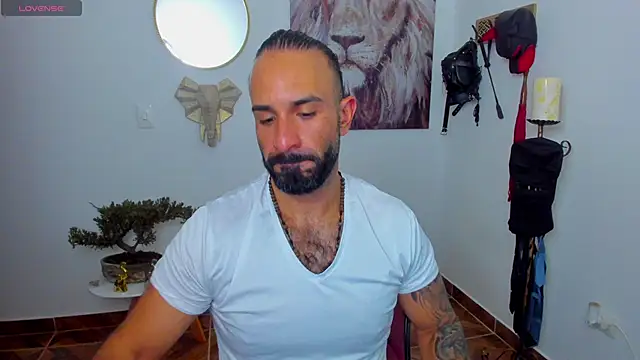 Snapshot of mr_maik chatting on 01.23.25 mr maik online show from 01.23.25