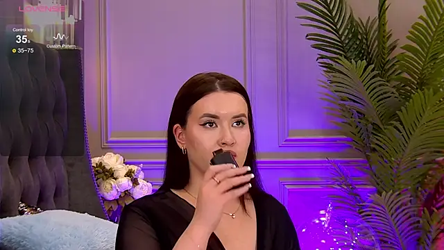 TrishaWinslet online show from 02.10.25