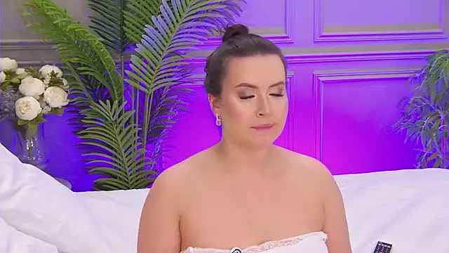 TrishaWinslet online show from 10.22.25