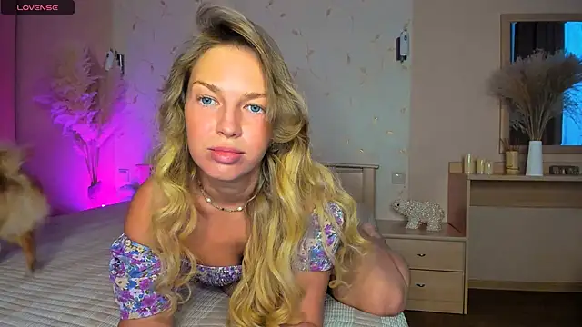 Jeanne Williams online show from 02.10.25