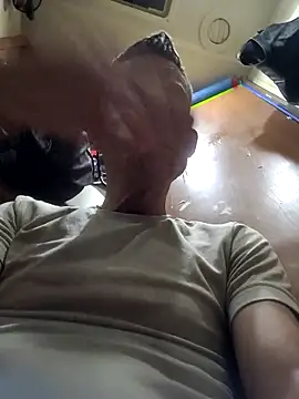 Snapshot of ILUV2TUCHMYKITTY chatting on 09.24.25 ILUV2TUCHMYKITTY online show from 09.24.25