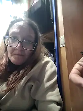 Snapshot of ILUV2TUCHMYKITTY chatting on 10.14.25 ILUV2TUCHMYKITTY online show from 10.14.25