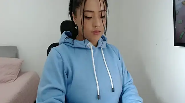 jjulietha95 online show from 12.10.24