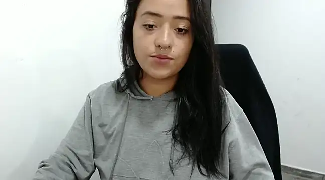 jjulietha95 online show from 01.23.25