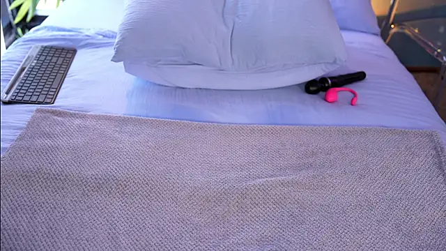 Snapshot of _keeti_ chatting on 03.15.25 keeti online show from 03.15.25