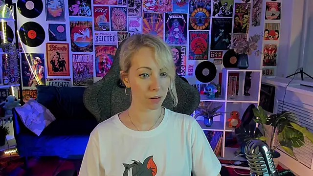 LylithSkye online show from 01.16.25