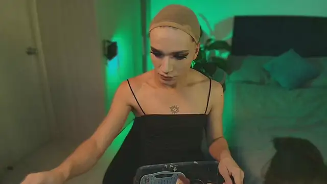 Snapshot of pansuggarofficial chatting on 10.05.25 pansuggarofficial online show from 10.05.25