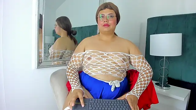 Snapshot of Tom_Silver__ chatting on 12.27.24 Tom Silver online show from 12.27.24