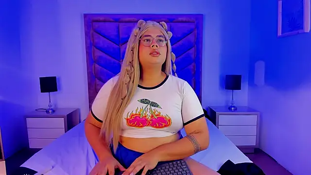 Snapshot of Tom_Silver__ chatting on 09.20.25 Tom Silver online show from 09.20.25