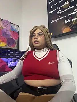 Snapshot of Tom_Silver__ chatting on 12.04.25 Tom Silver online show from 12.04.25