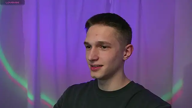 Snapshot of dustyn_fox chatting on 12.30.24 dustyn fox online show from 12.30.24