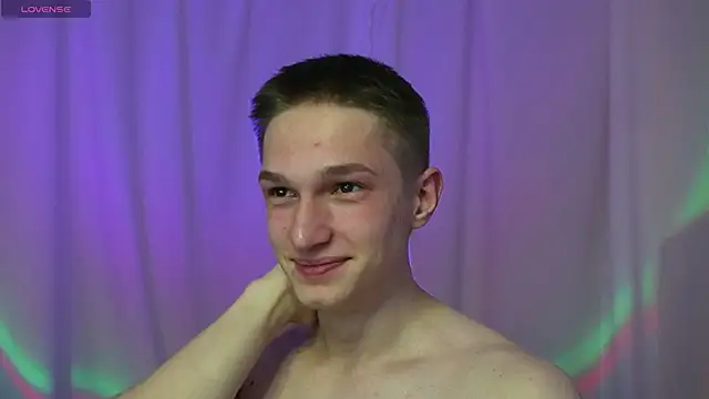 Snapshot of dustyn_fox chatting on 12.30.24 dustyn fox online show from 12.30.24