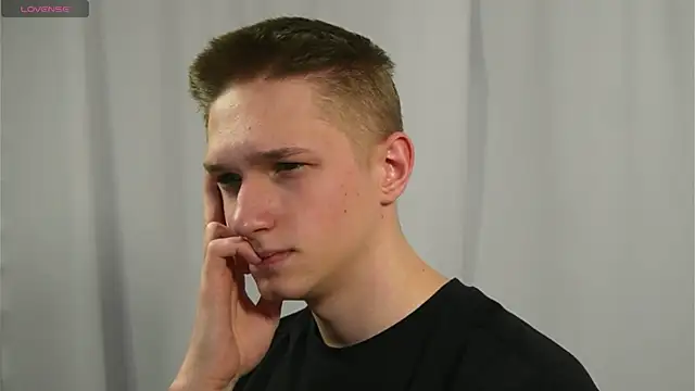 Snapshot of dustyn_fox chatting on 01.05.25 dustyn fox online show from 01.05.25