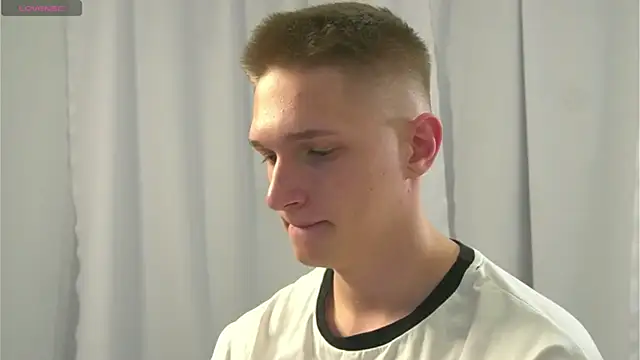 Snapshot of dustyn_fox chatting on 01.11.25 dustyn fox online show from 01.11.25