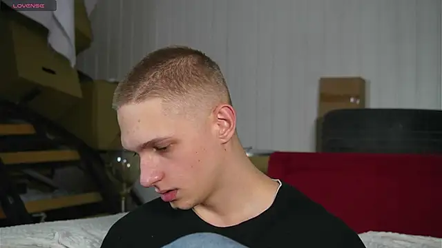 Snapshot of dustyn_fox chatting on 02.15.25 dustyn fox online show from 02.15.25