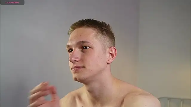 Snapshot of dustyn_fox chatting on 03.21.25 dustyn fox online show from 03.21.25