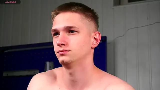 Snapshot of dustyn_fox chatting on 11.23.25 dustyn fox online show from 11.23.25