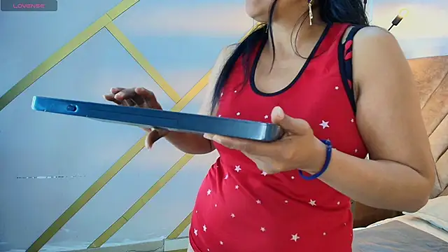 Anthonelaa   online show from 05.20.26