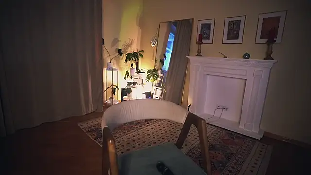 Leona Mell online show from 01.05.25