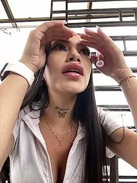 Effy Bonny online show from 02.07.25