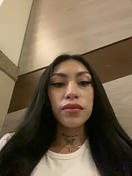 Effy Bonny online show from 03.01.25