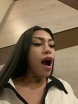 Effy Bonny online show from 03.03.25