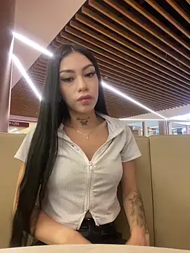 Effy Bonny online show from 03.11.25