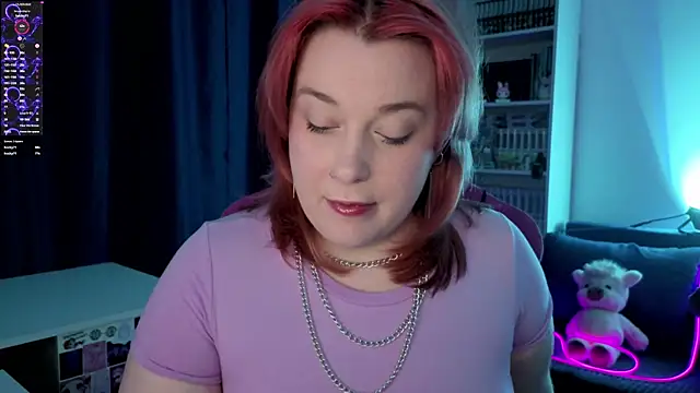 Snapshot of gitera_ chatting on 06.14.26 gitera online show from 06.14.26