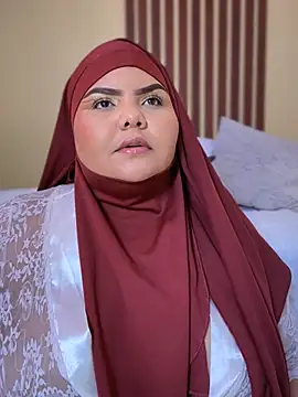 Snapshot of _Shara_Handal_ chatting on 12.12.24 Shara Handal online show from 12.12.24