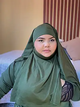 Snapshot of _Shara_Handal_ chatting on 12.17.24 Shara Handal online show from 12.17.24